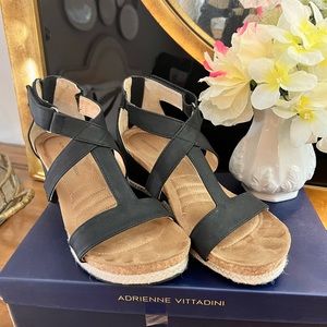 🖤 Black Adrienne Vittadini wedges EUC 🖤